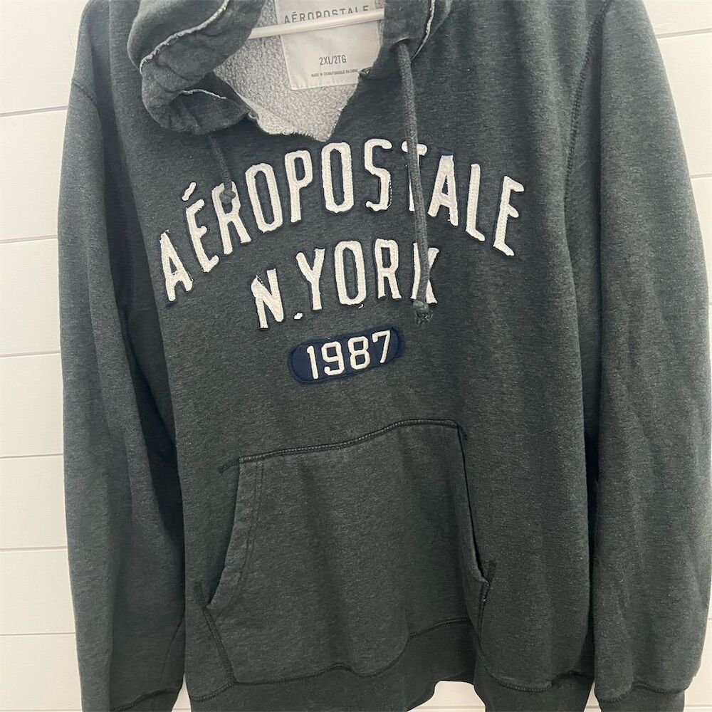 Aéropostale Men's 2XL‎ Gray Graphic Pullover Hoodie with Pocket